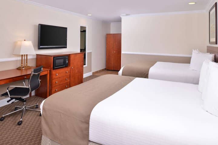 Room 9 of 19