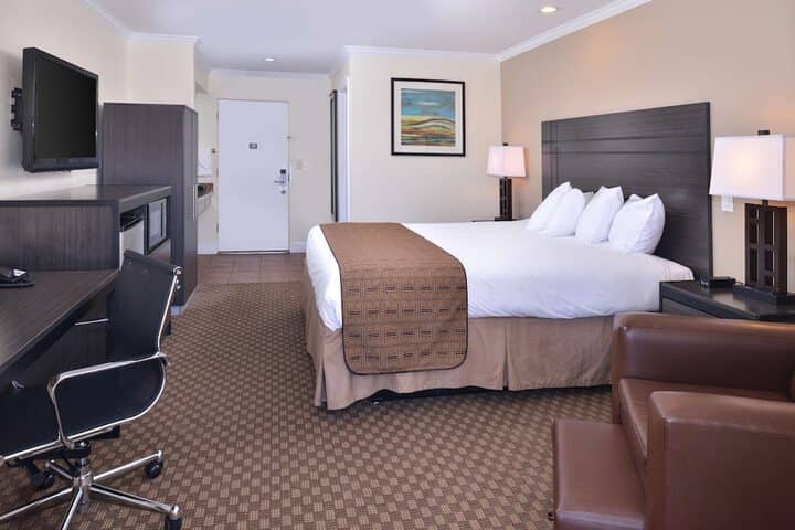 Room 3 of 19