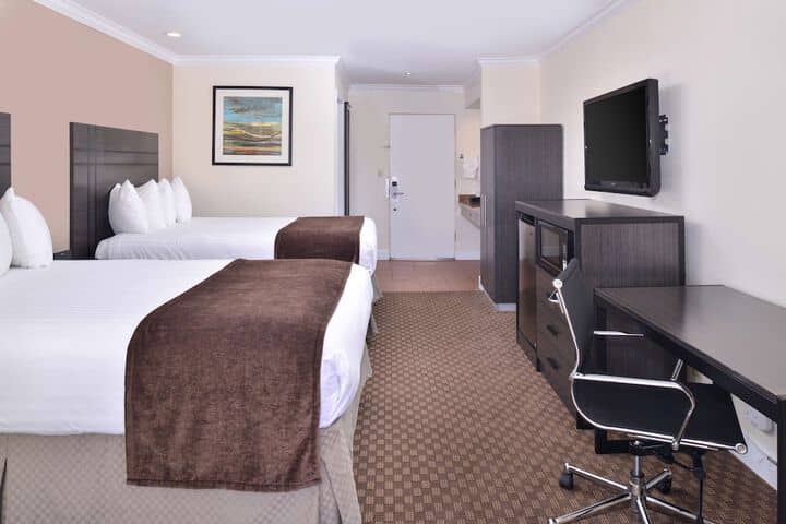 Room 11 of 19